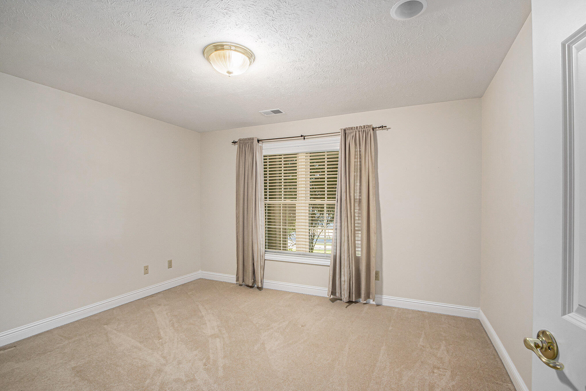 2669 Hunters Bluff Kalamazoo MI 49048