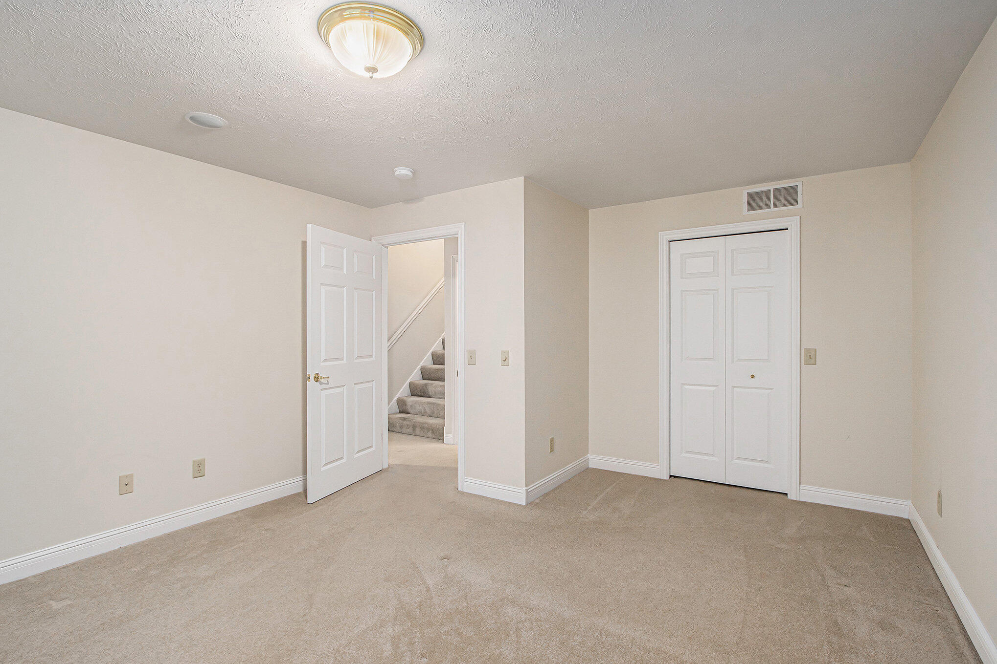 2669 Hunters Bluff Kalamazoo MI 49048