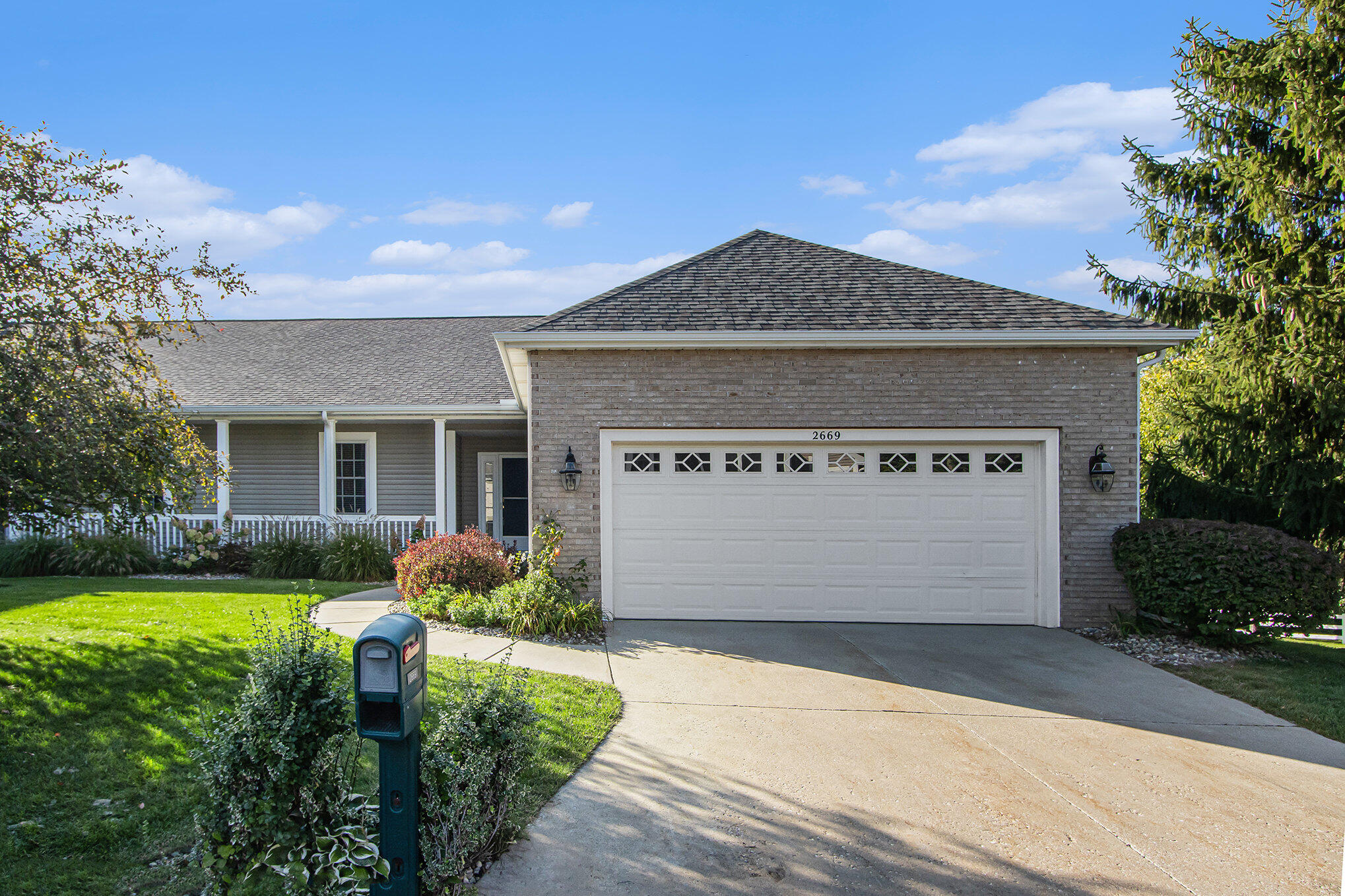 2669 Hunters Bluff Kalamazoo MI 49048