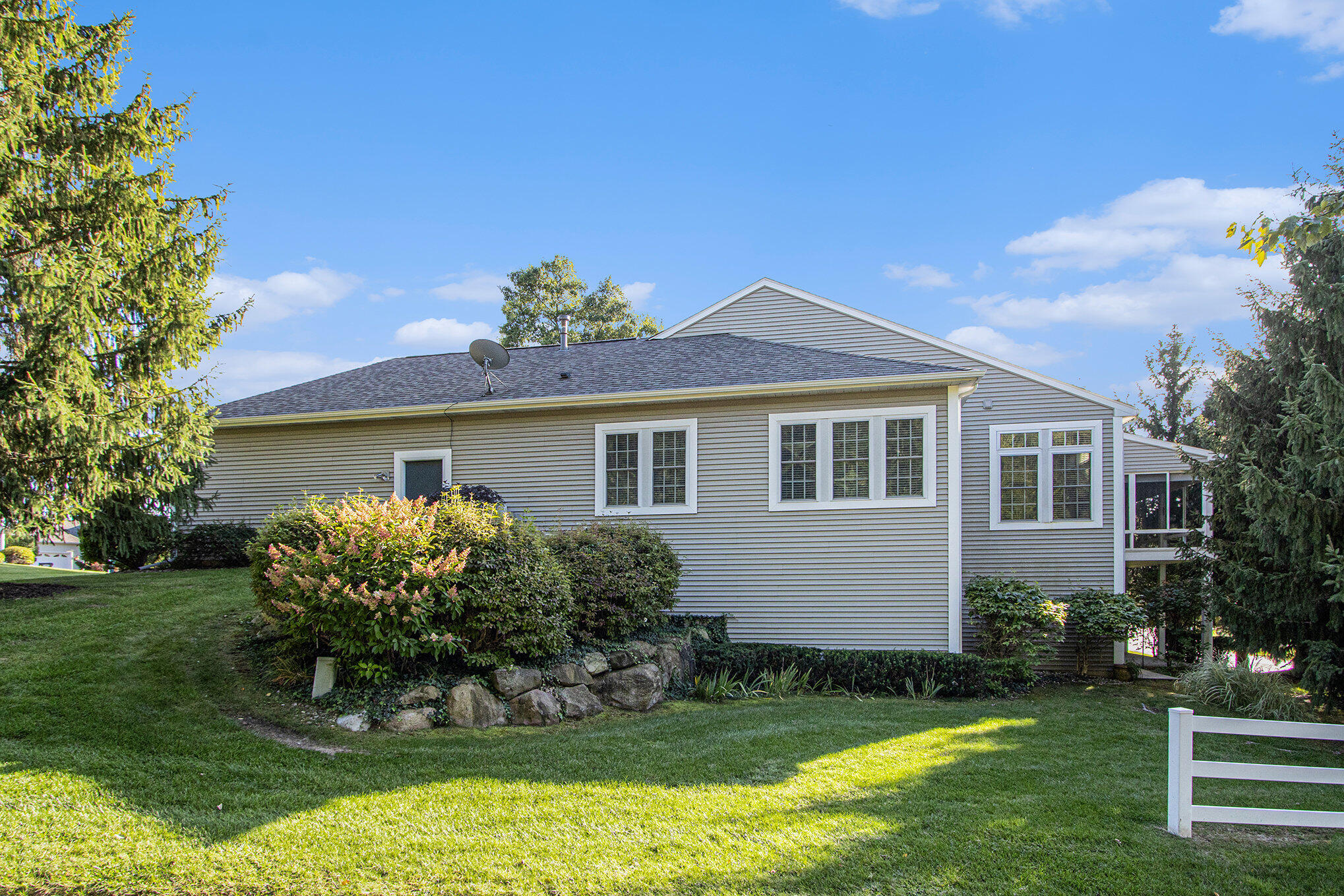 2669 Hunters Bluff Kalamazoo MI 49048