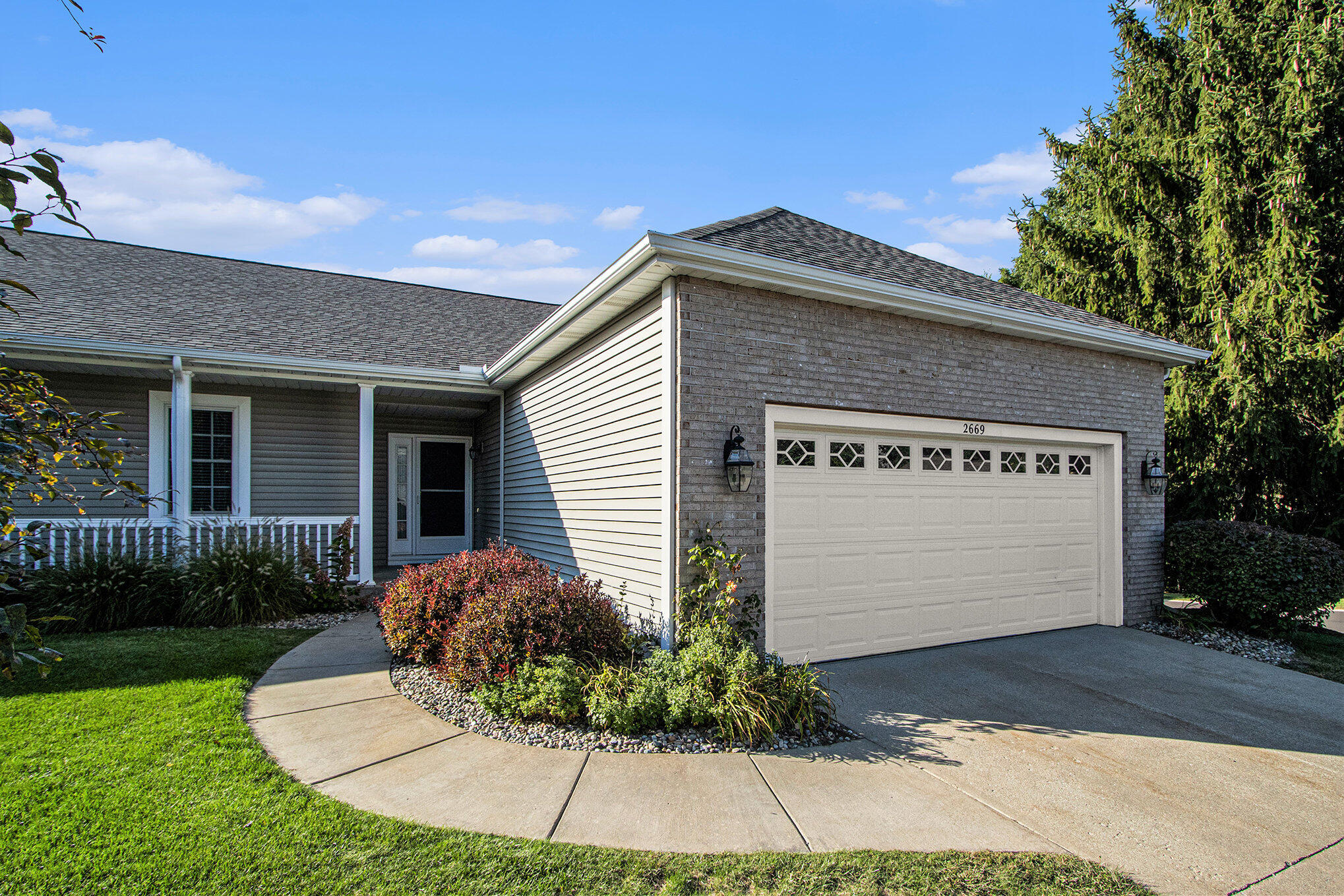 2669 Hunters Bluff Kalamazoo MI 49048