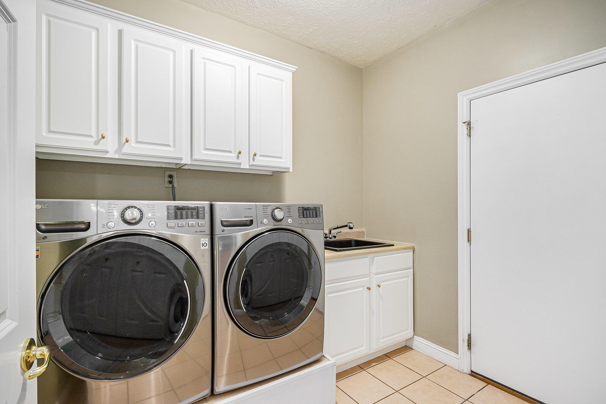 2669 Hunters Bluff Kalamazoo MI 49048