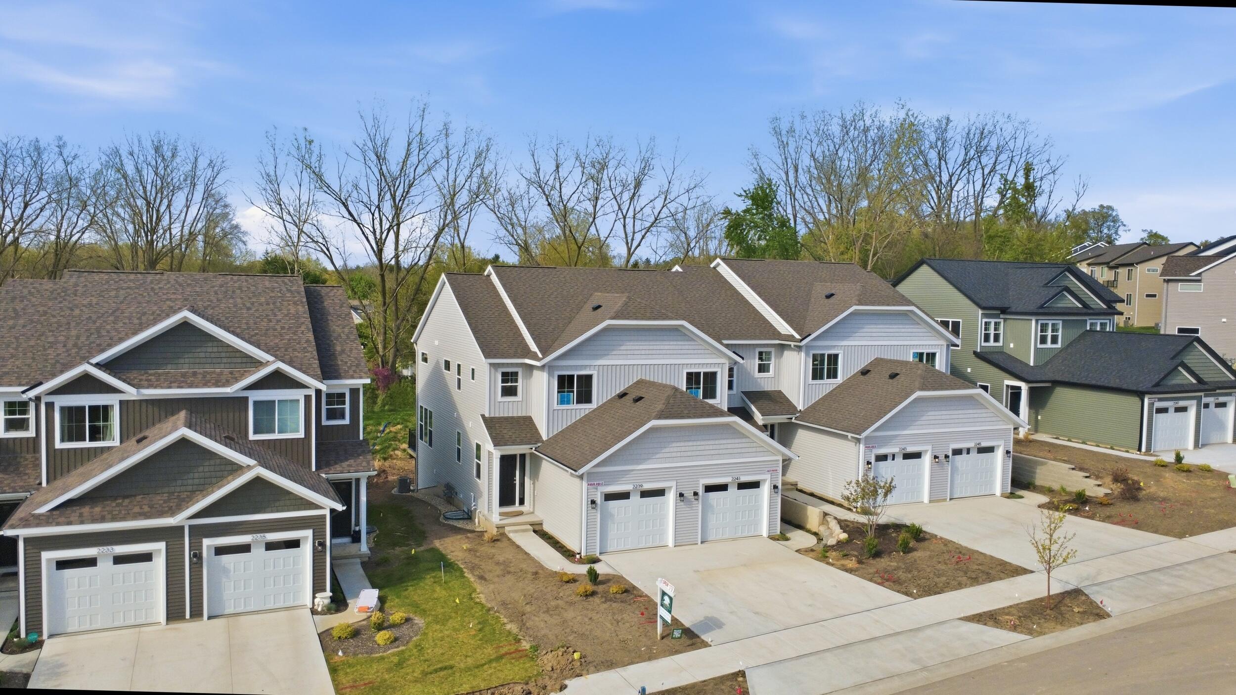 2245 Watertown Way NE Grand Rapids MI 49505