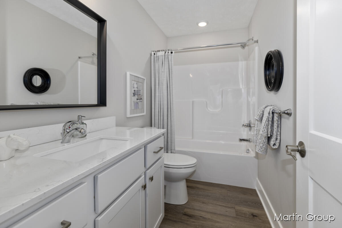 2245 Watertown Way NE Grand Rapids MI 49505