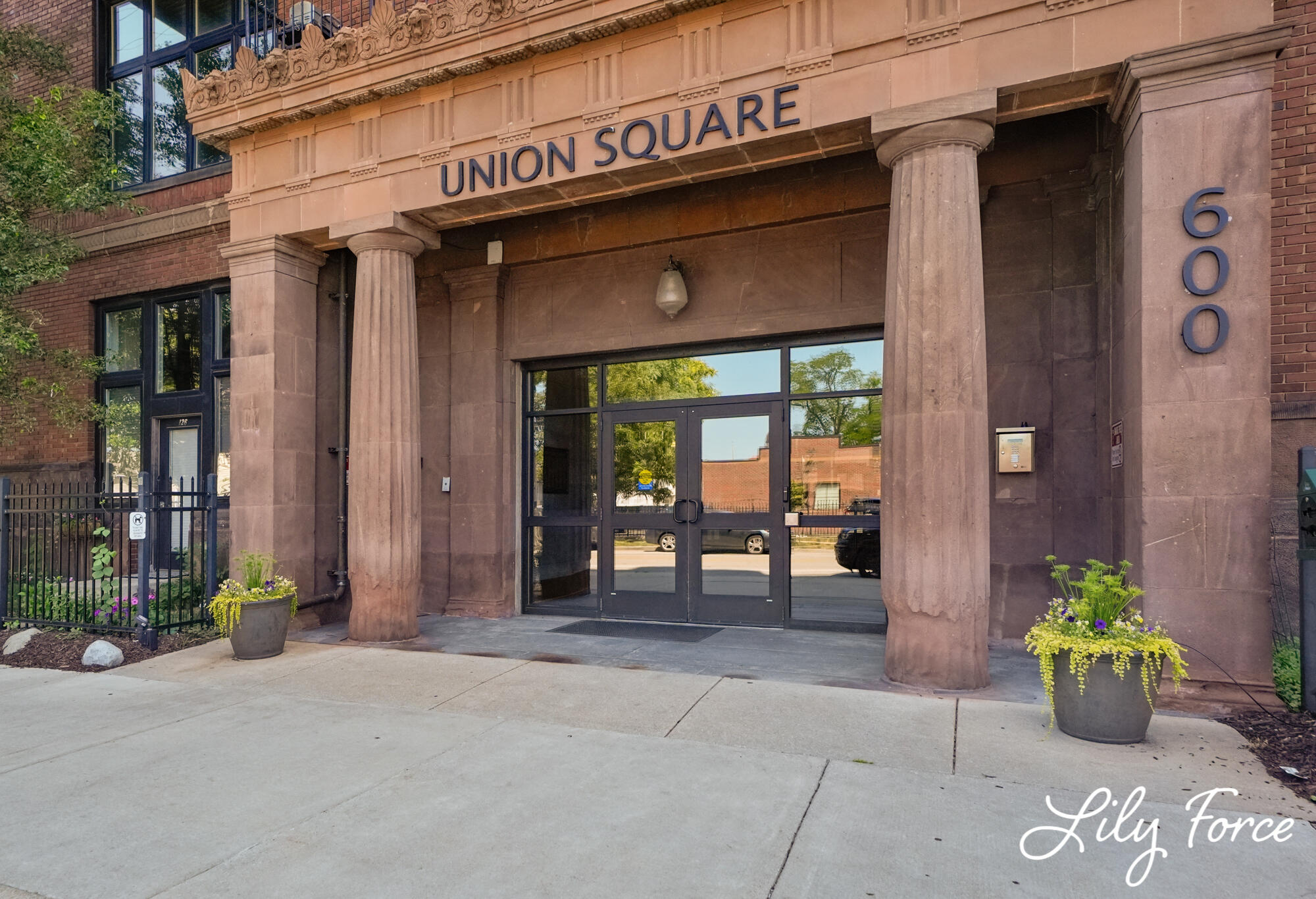 600 Broadway Avenue NW Grand Rapids MI 49504