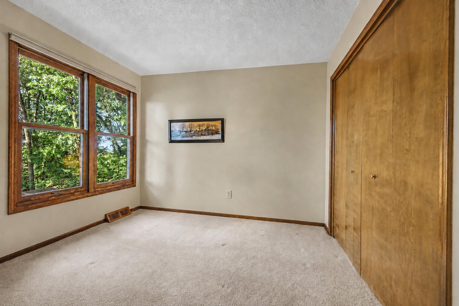 2579 Chatham Woods Drive SE Grand Rapids MI 49546