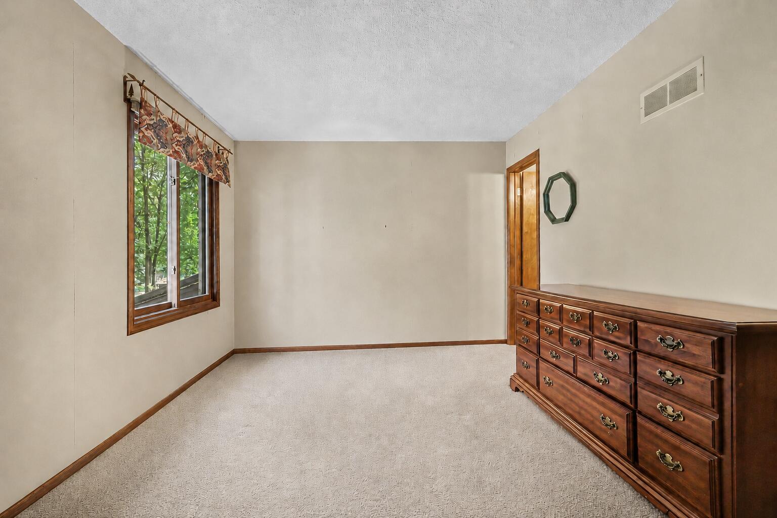 2579 Chatham Woods Drive SE Grand Rapids MI 49546
