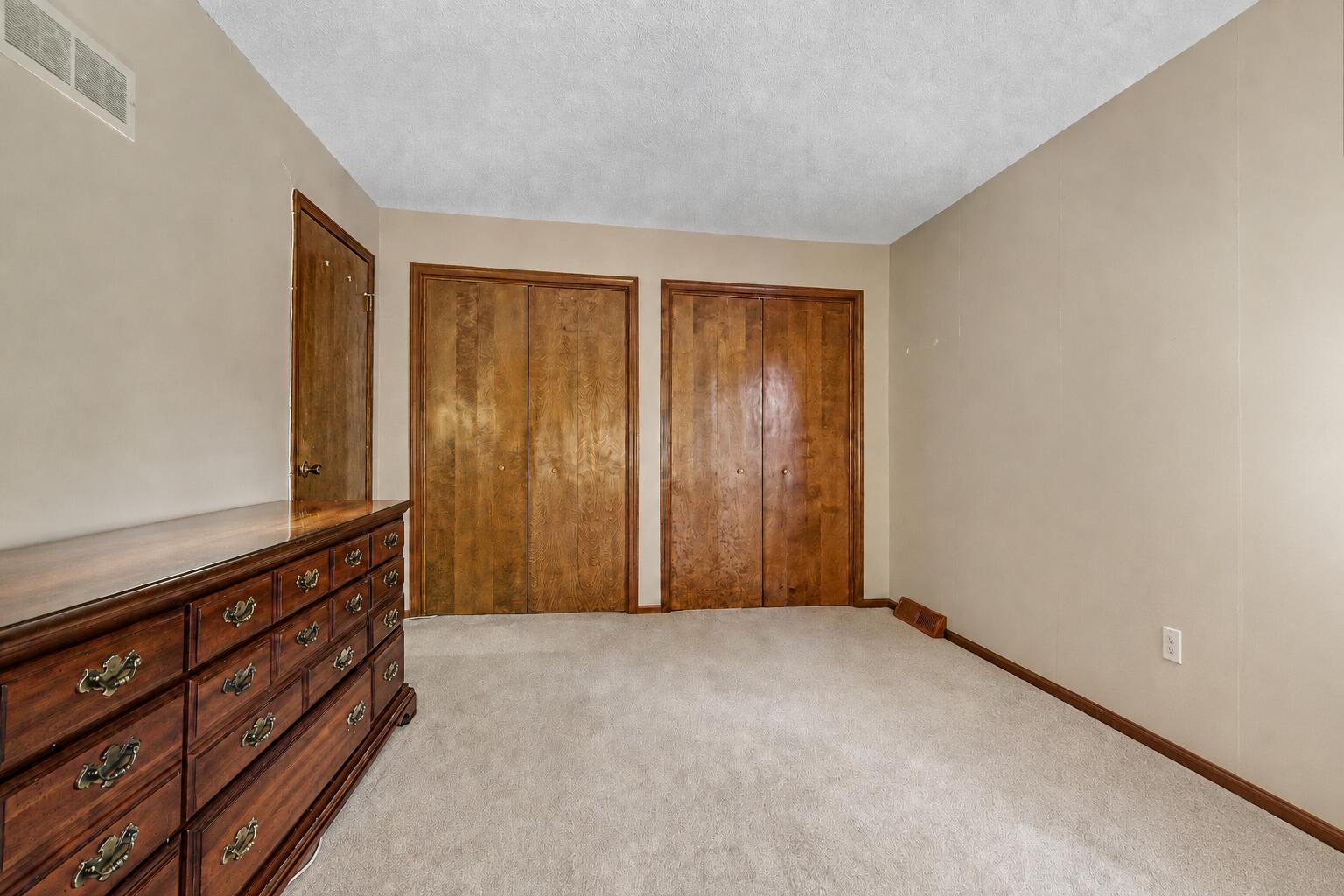 2579 Chatham Woods Drive SE Grand Rapids MI 49546