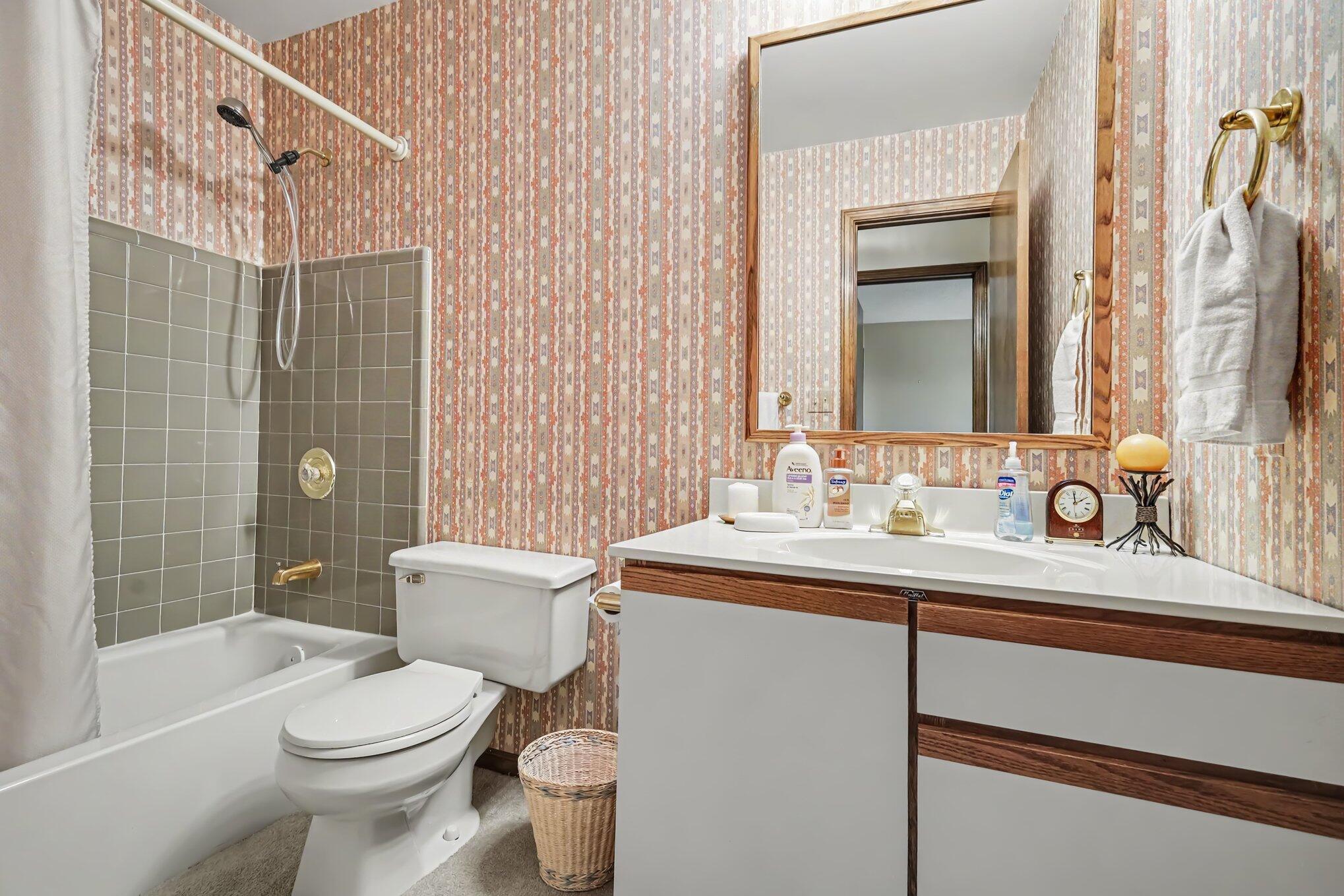 2579 Chatham Woods Drive SE Grand Rapids MI 49546