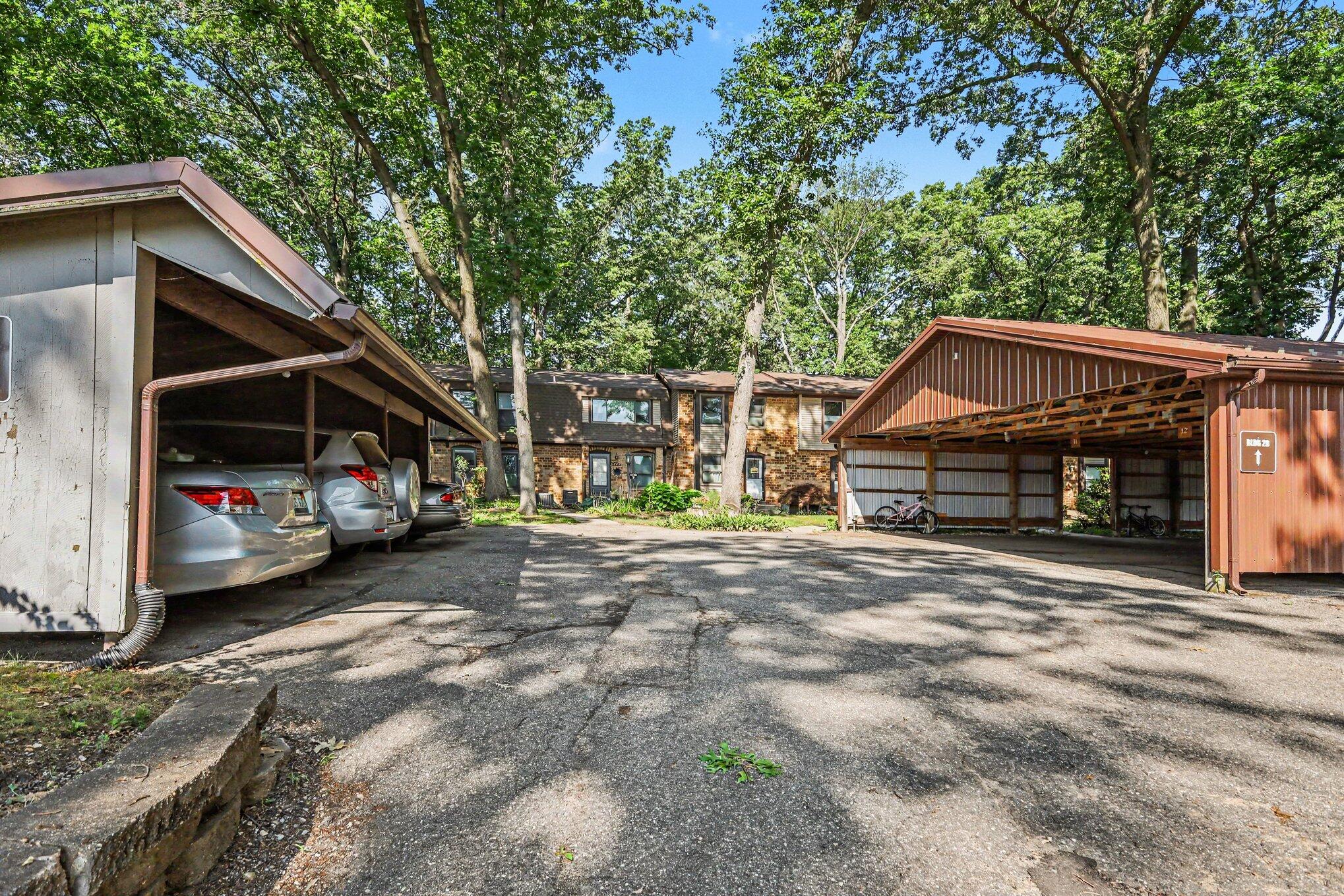 2579 Chatham Woods Drive SE Grand Rapids MI 49546