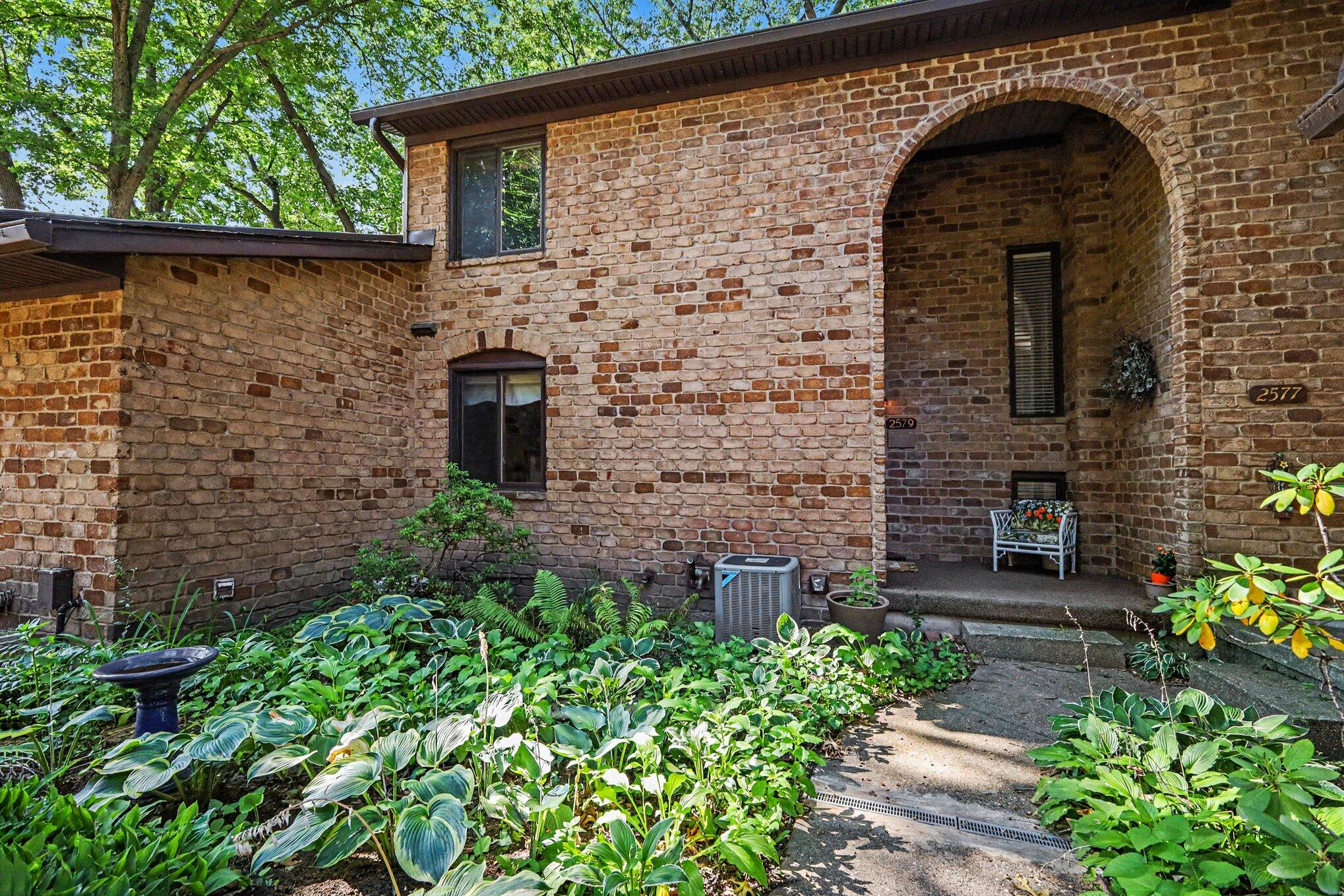 2579 Chatham Woods Drive SE Grand Rapids MI 49546