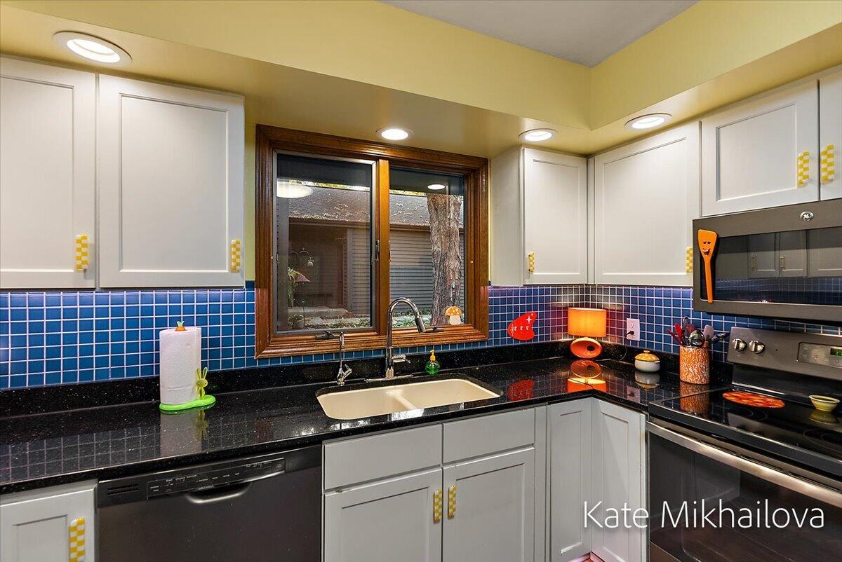 2411 Highpointe Drive Kalamazoo MI 49008