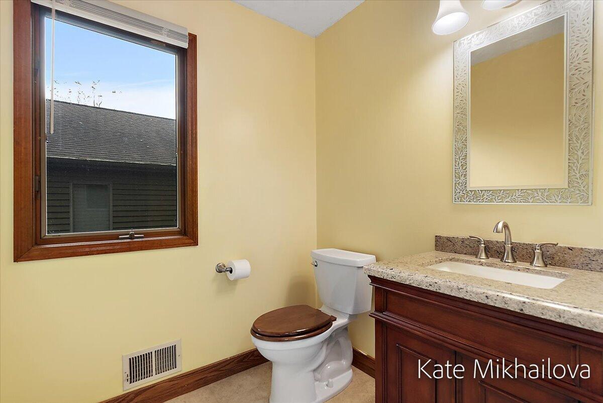 2411 Highpointe Drive Kalamazoo MI 49008