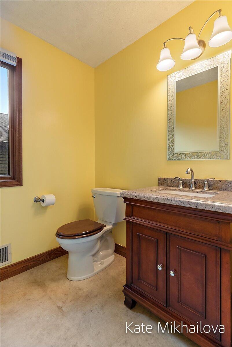 2411 Highpointe Drive Kalamazoo MI 49008