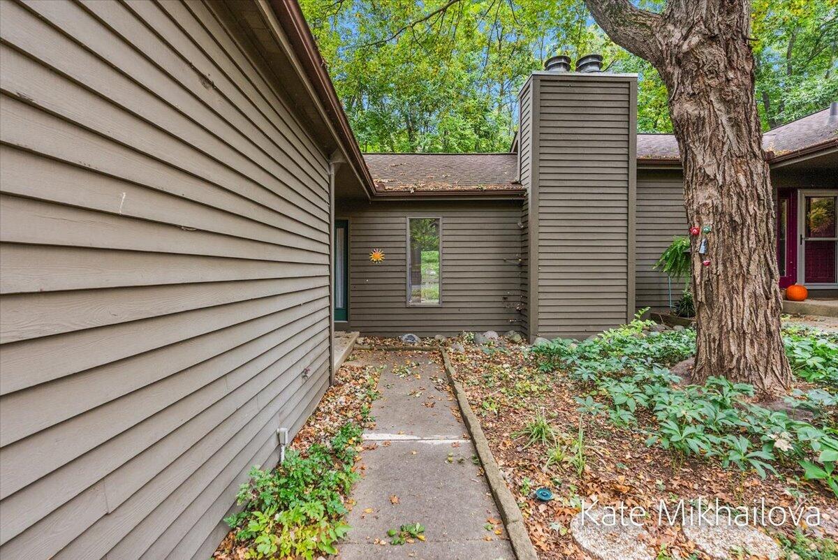 2411 Highpointe Drive Kalamazoo MI 49008