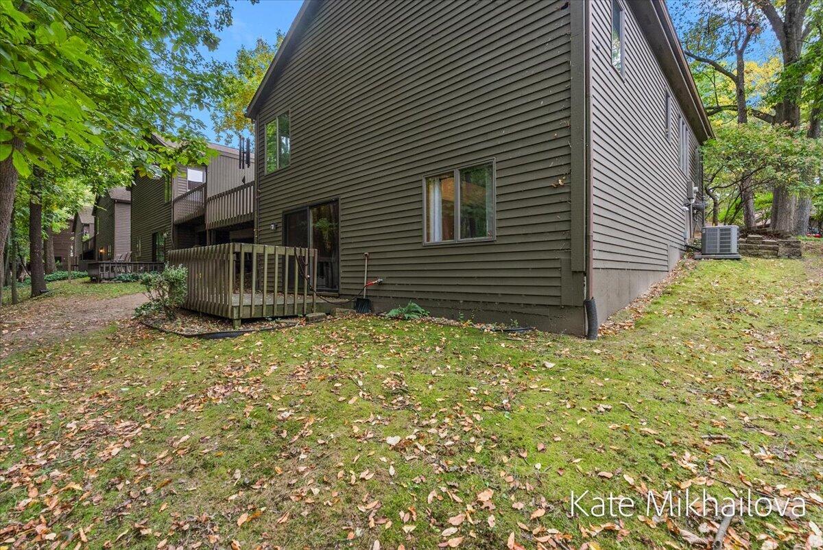 2411 Highpointe Drive Kalamazoo MI 49008