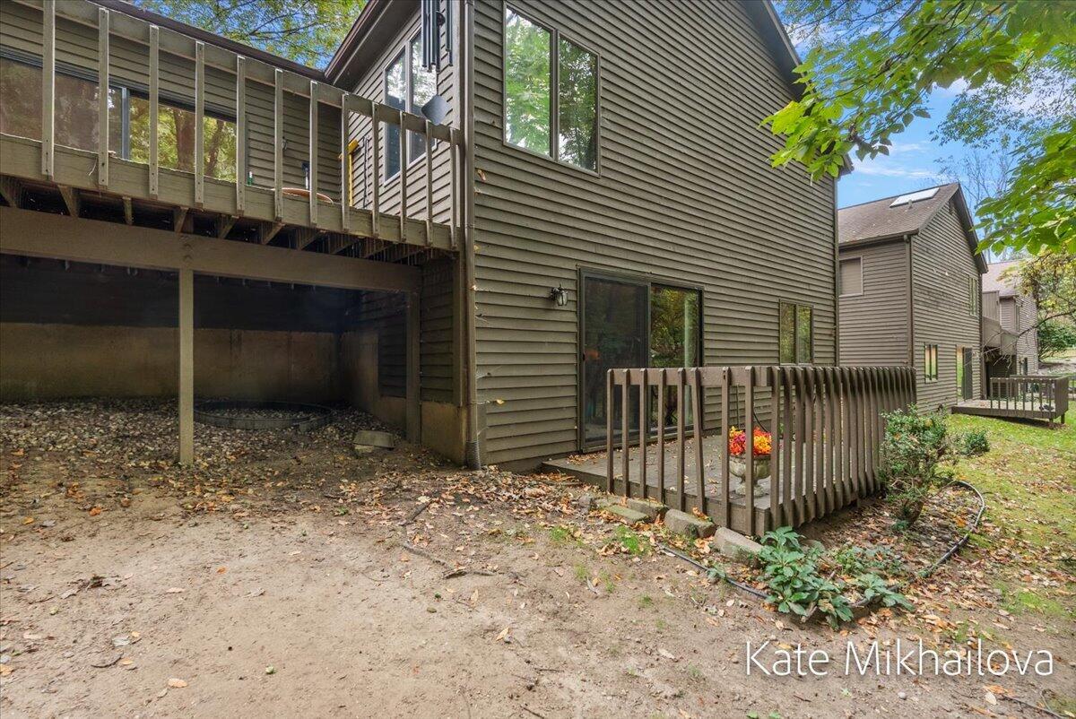2411 Highpointe Drive Kalamazoo MI 49008