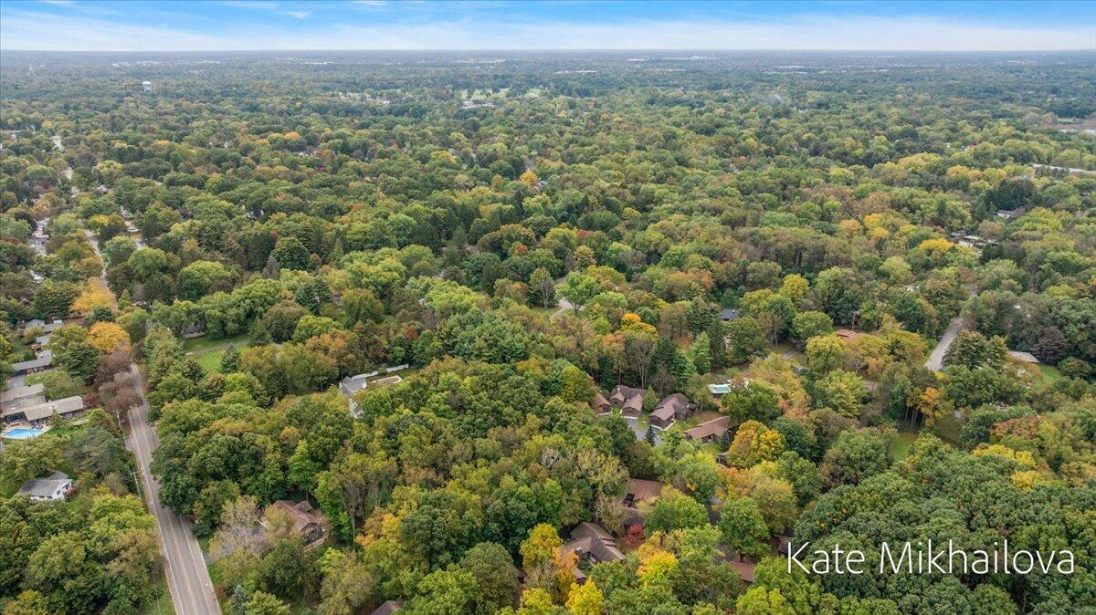2411 Highpointe Drive Kalamazoo MI 49008