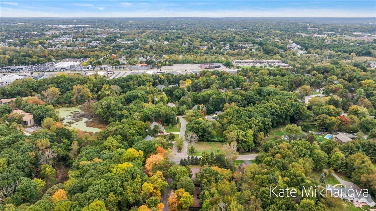2411 Highpointe Drive Kalamazoo MI 49008
