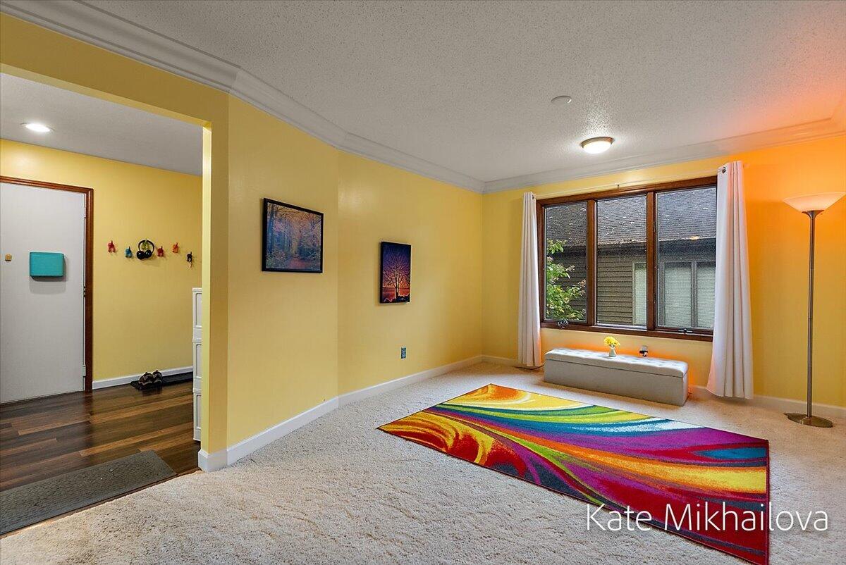 2411 Highpointe Drive Kalamazoo MI 49008