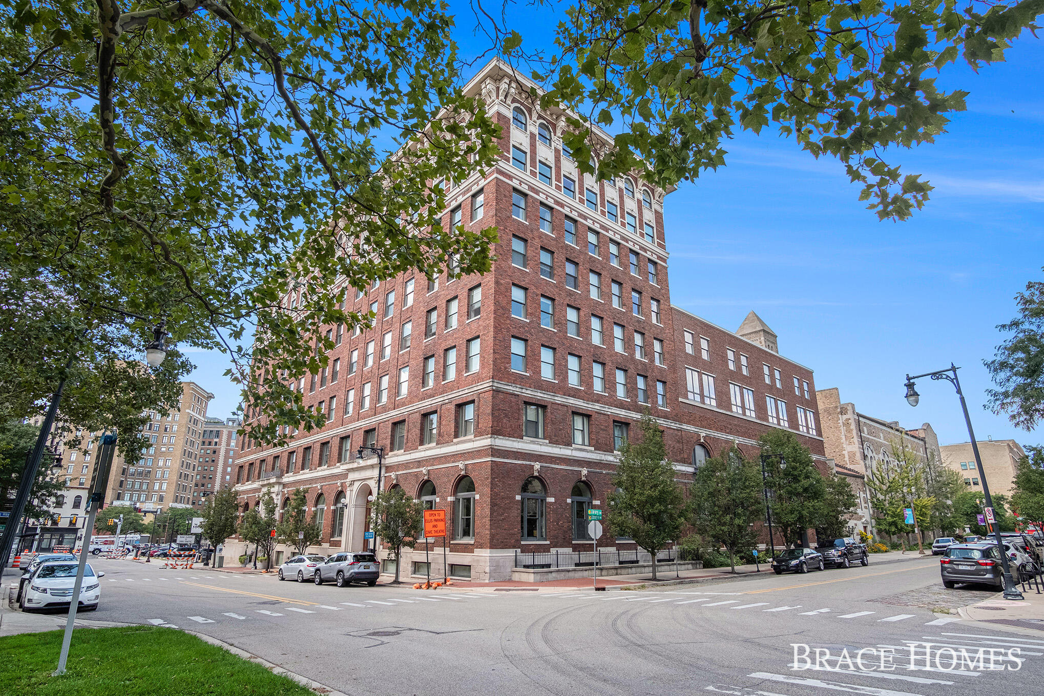 27 Library Street NE Grand Rapids MI 49503