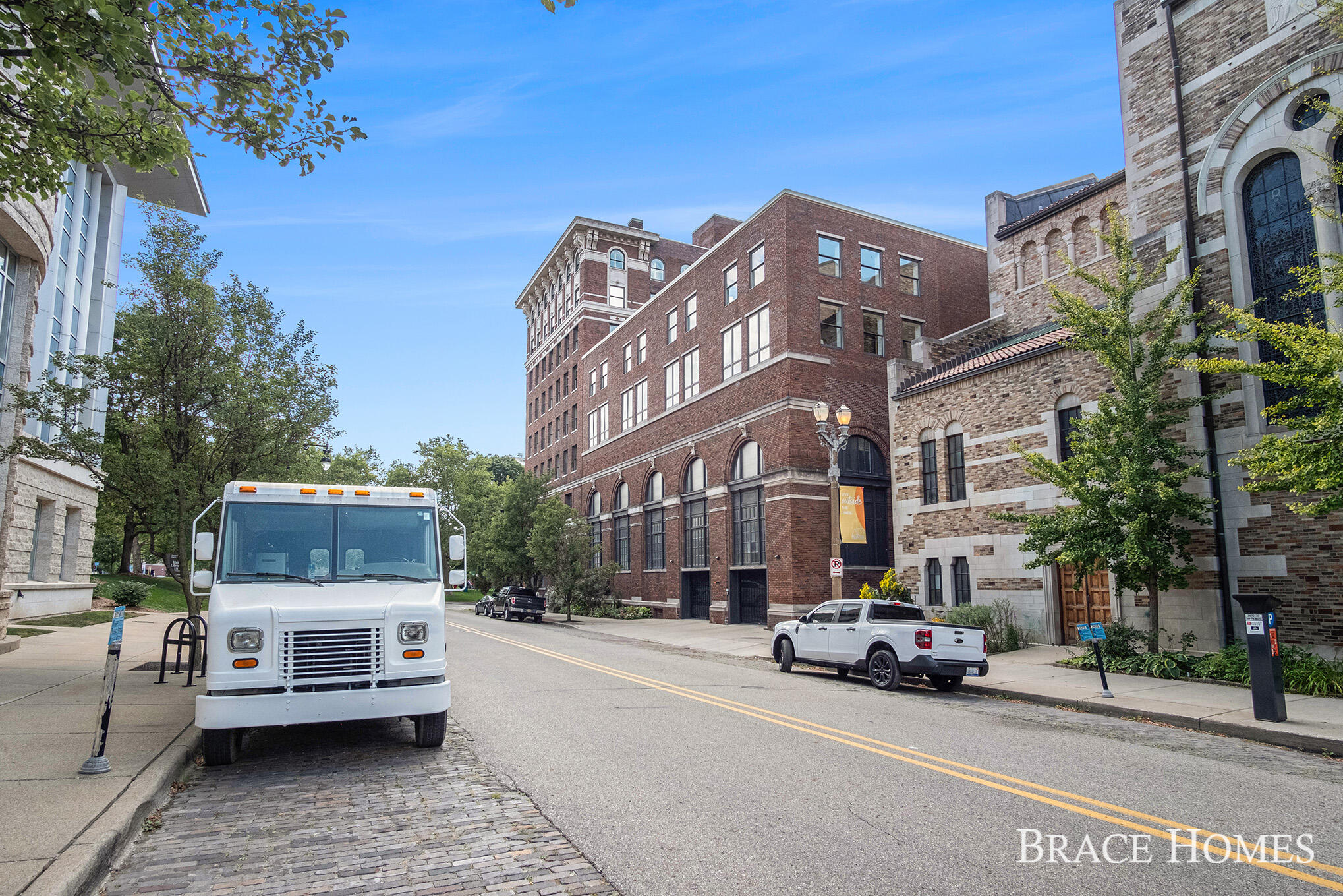27 Library Street NE Grand Rapids MI 49503