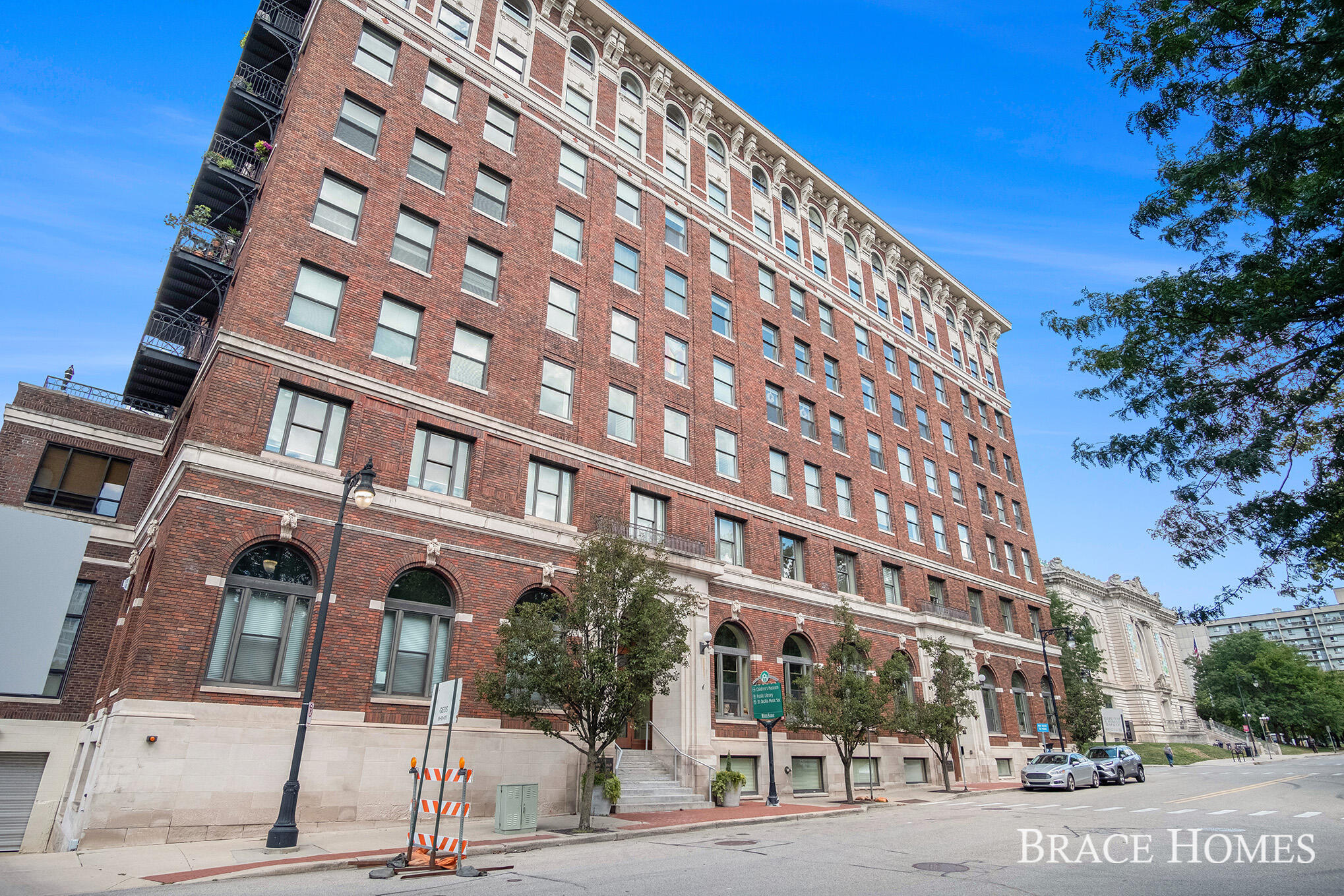 27 Library Street NE Grand Rapids MI 49503