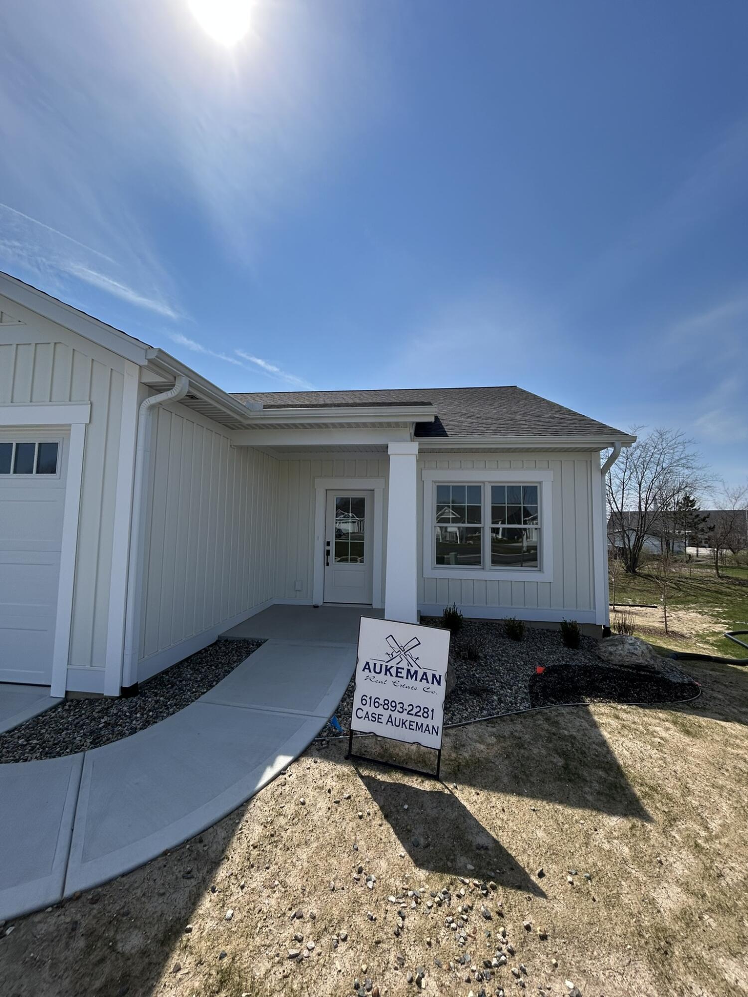 6748 Vriesland Crossing Zeeland MI 49464