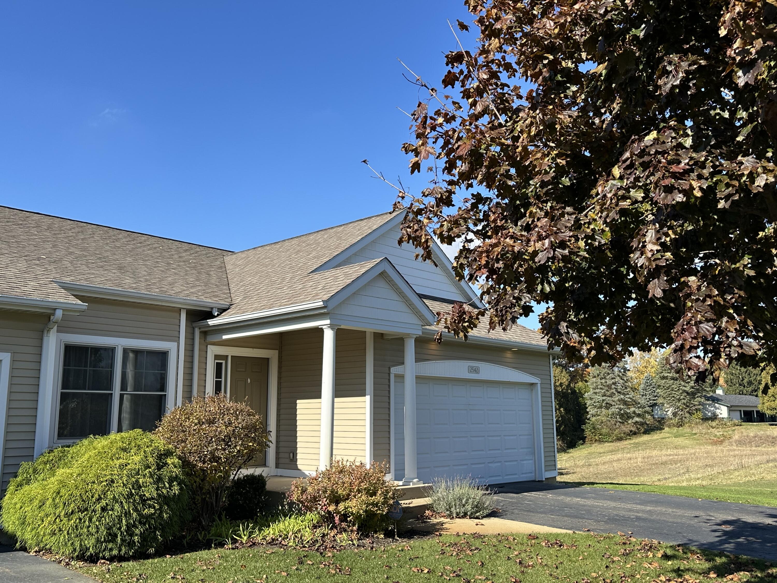 2542 Medinah Lane Benton Harbor MI 49022