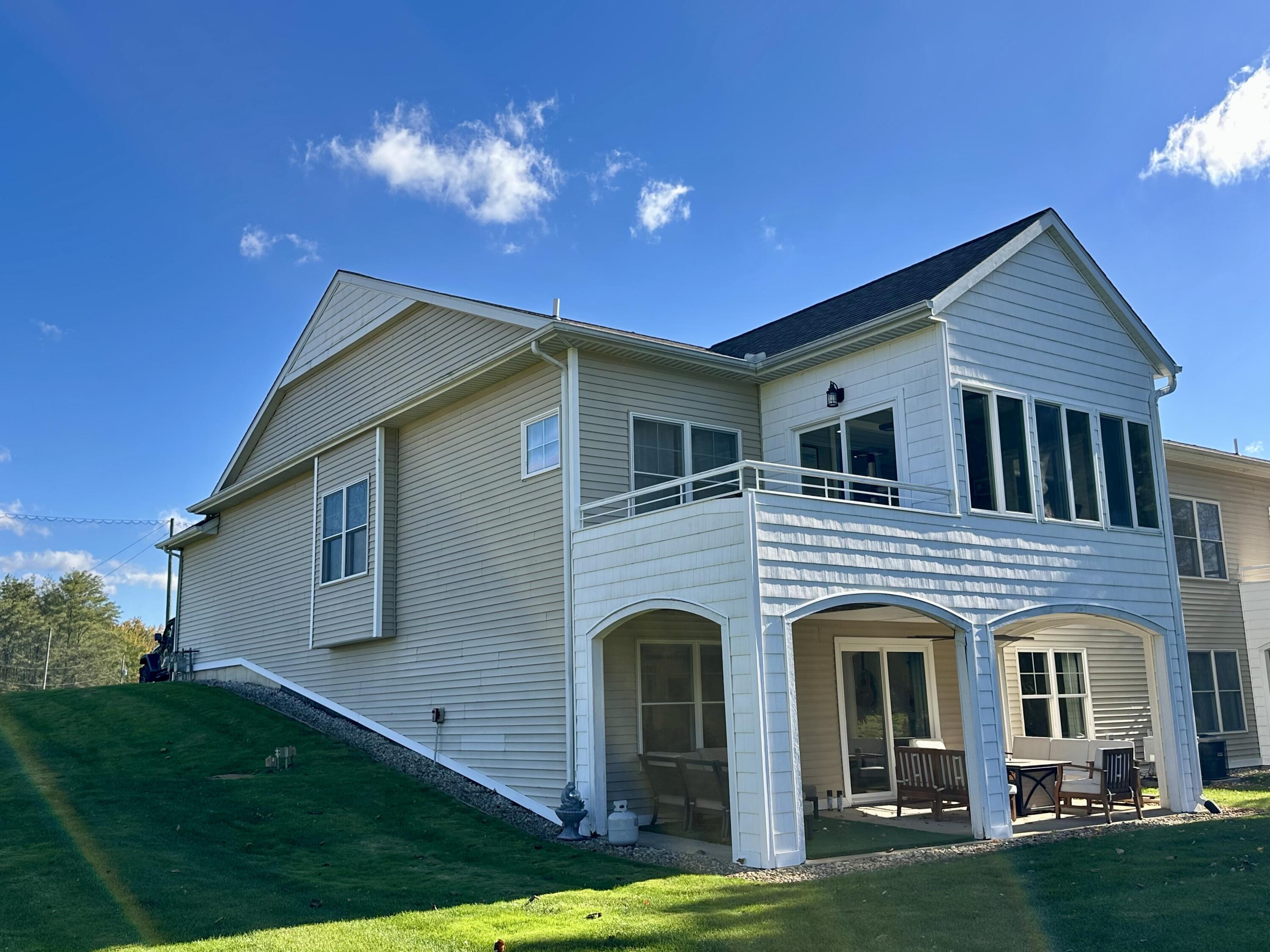 2542 Medinah Lane Benton Harbor MI 49022