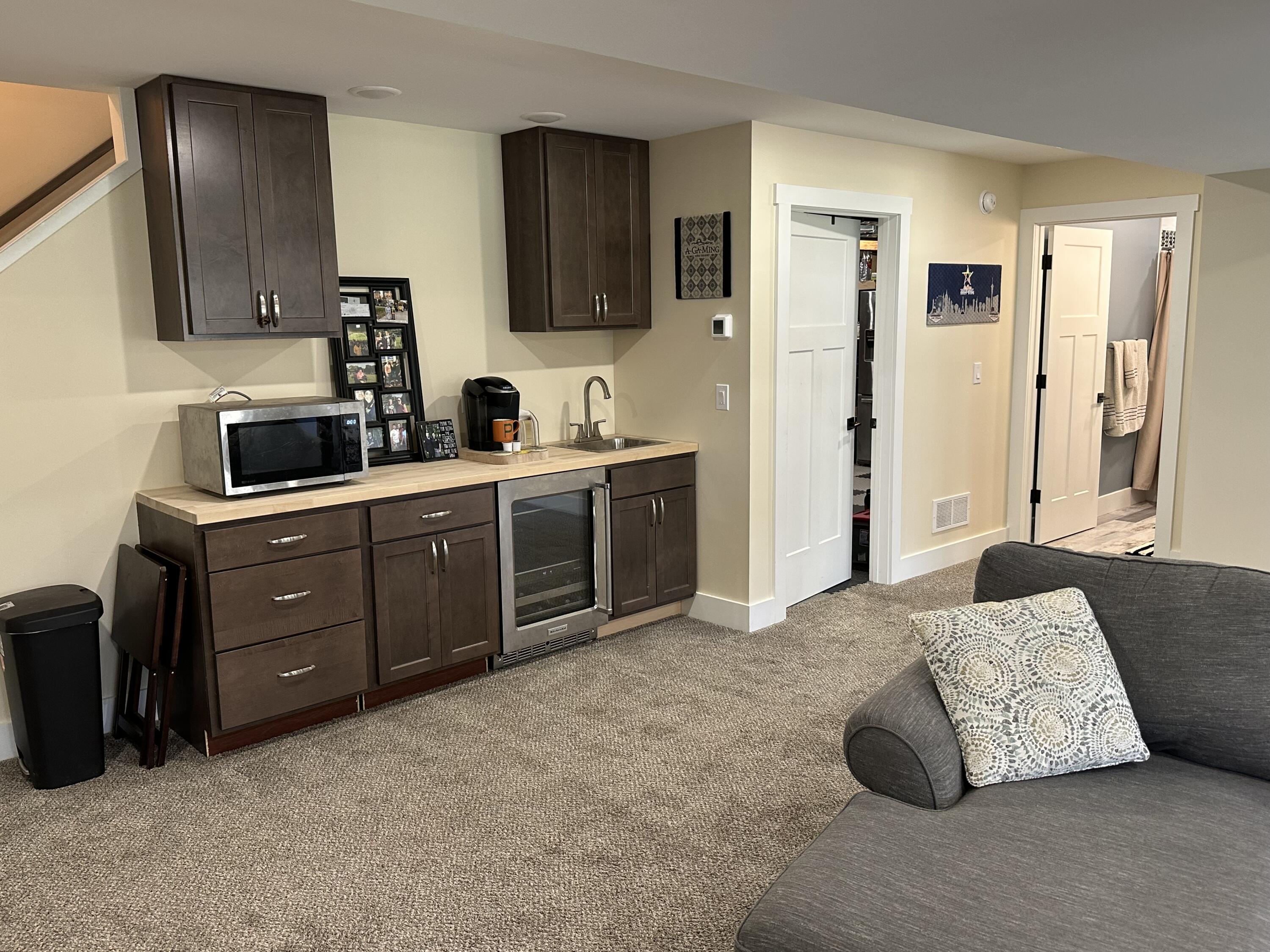 2542 Medinah Lane Benton Harbor MI 49022