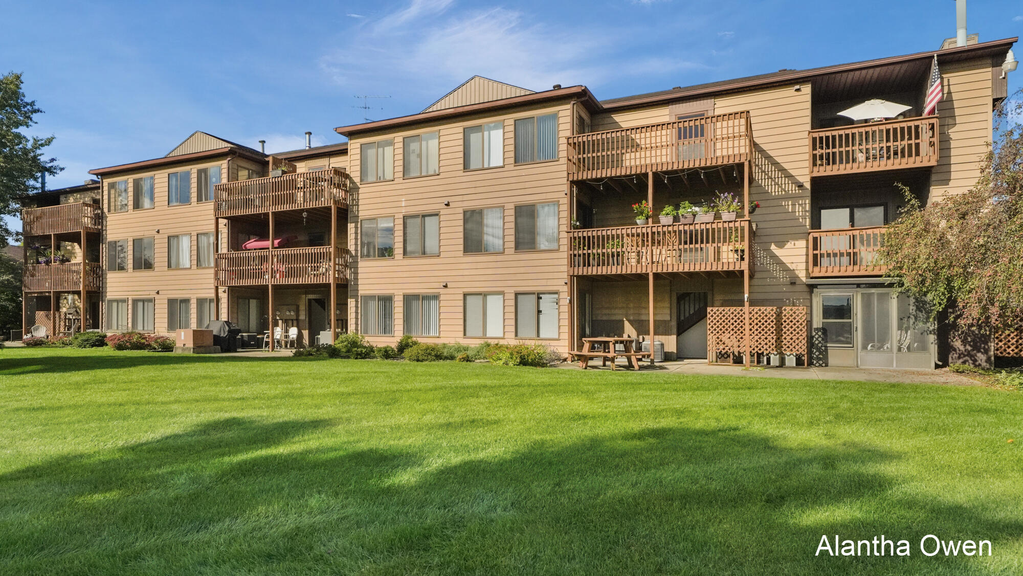 2933 Byron Center Avenue SW Grand Rapids MI 49519