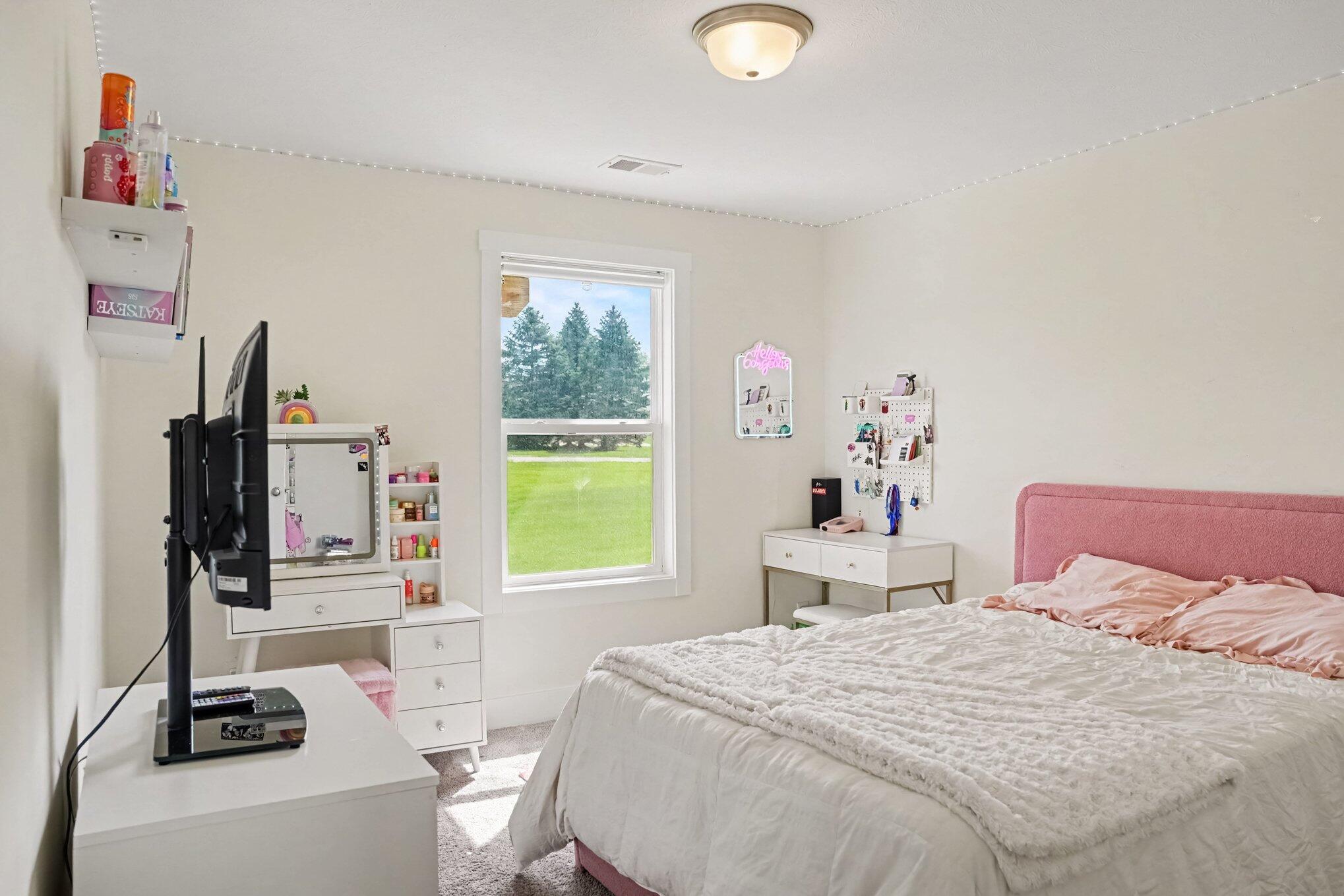 1418 N Village Circle Kalamazoo MI 49009