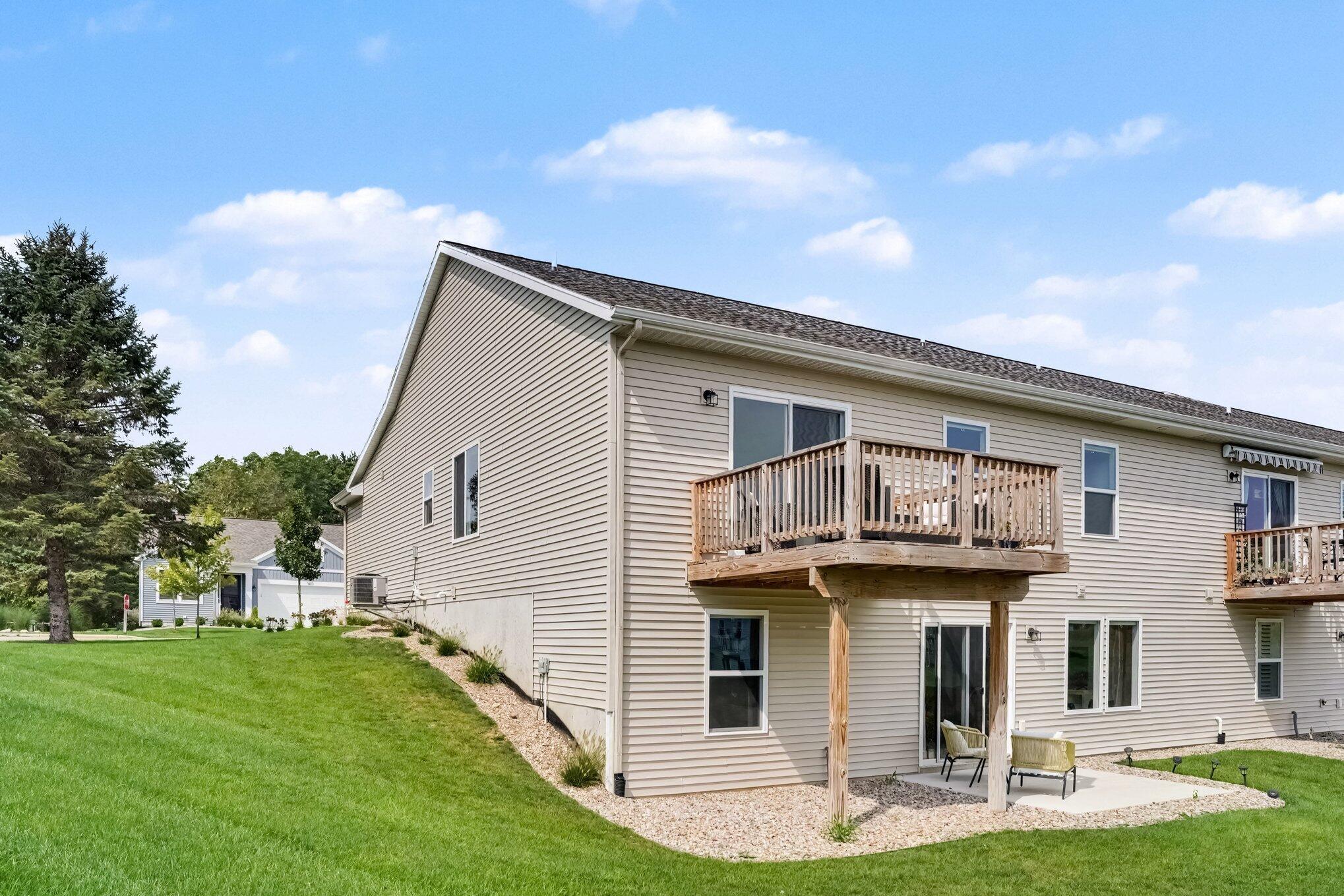 1418 N Village Circle Kalamazoo MI 49009