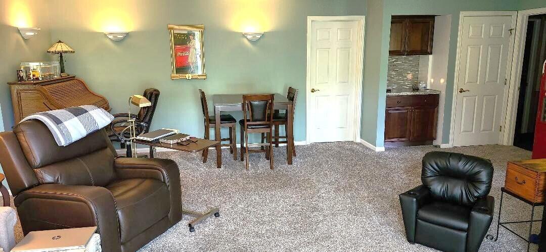 1698 Oakleigh Woods Drive NW Grand Rapids MI 49504