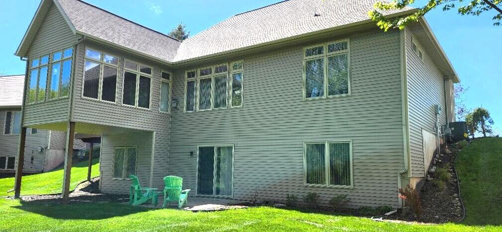 1698 Oakleigh Woods Drive NW Grand Rapids MI 49504
