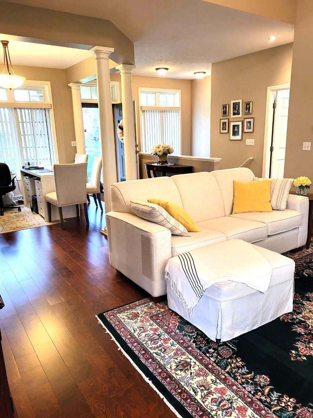 1698 Oakleigh Woods Drive NW Grand Rapids MI 49504
