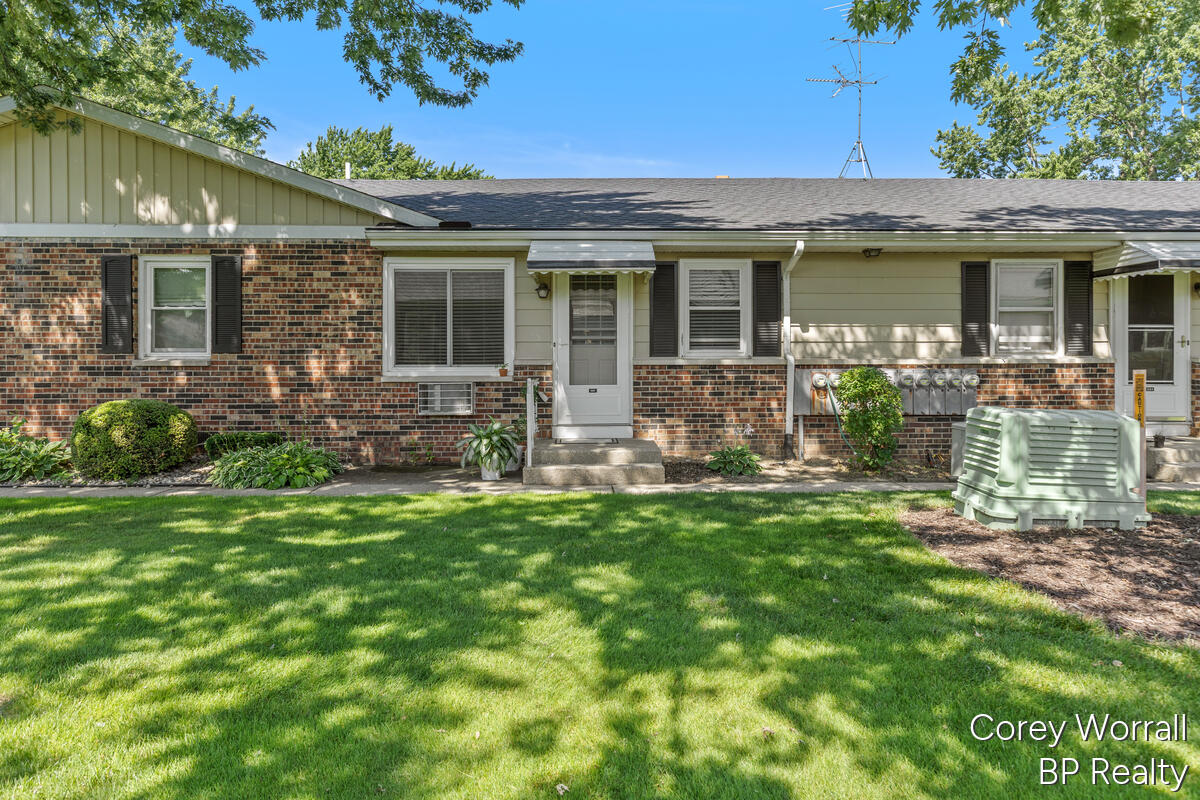 686 Andover Street SE Grand Rapids MI 49548