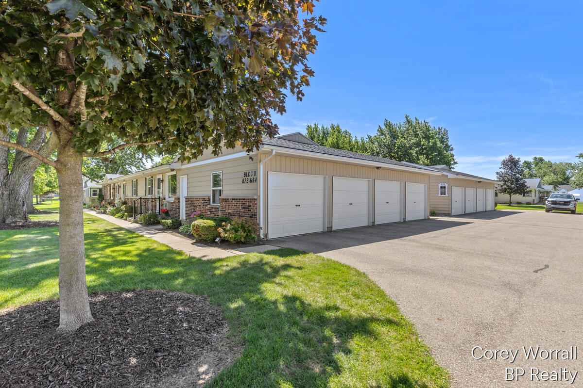 686 Andover Street SE Grand Rapids MI 49548