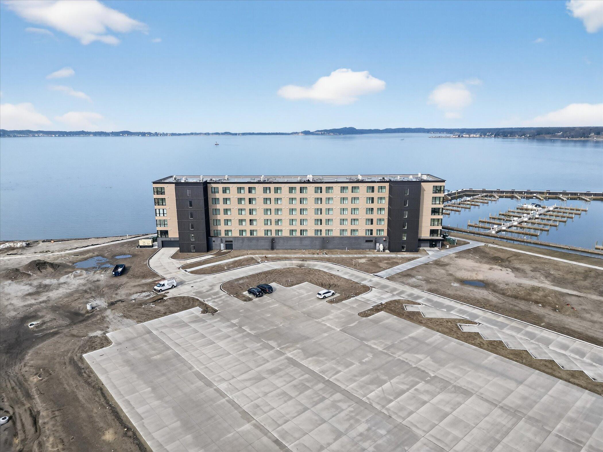 901 Adelaide Circle Muskegon MI 49441