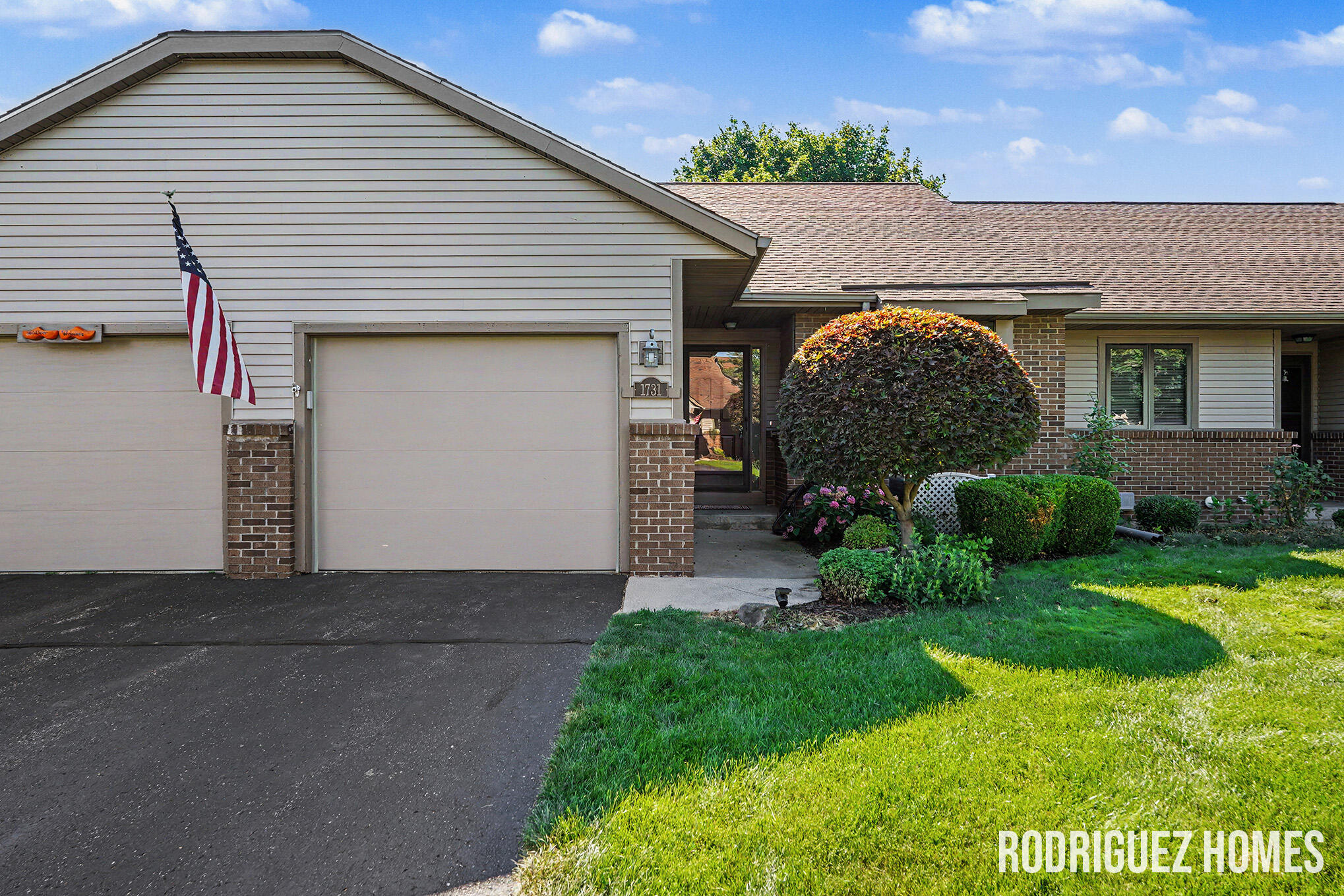 1731 Lakeview Drive Zeeland MI 49464
