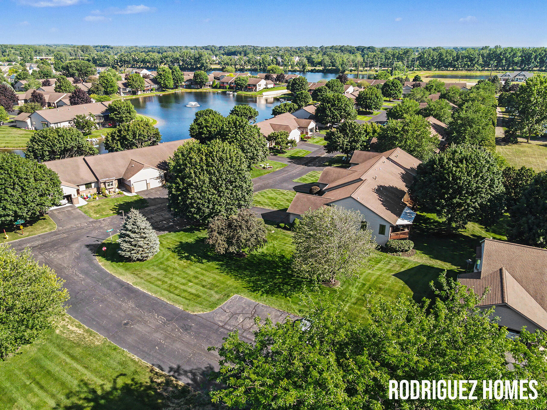 1731 Lakeview Drive Zeeland MI 49464
