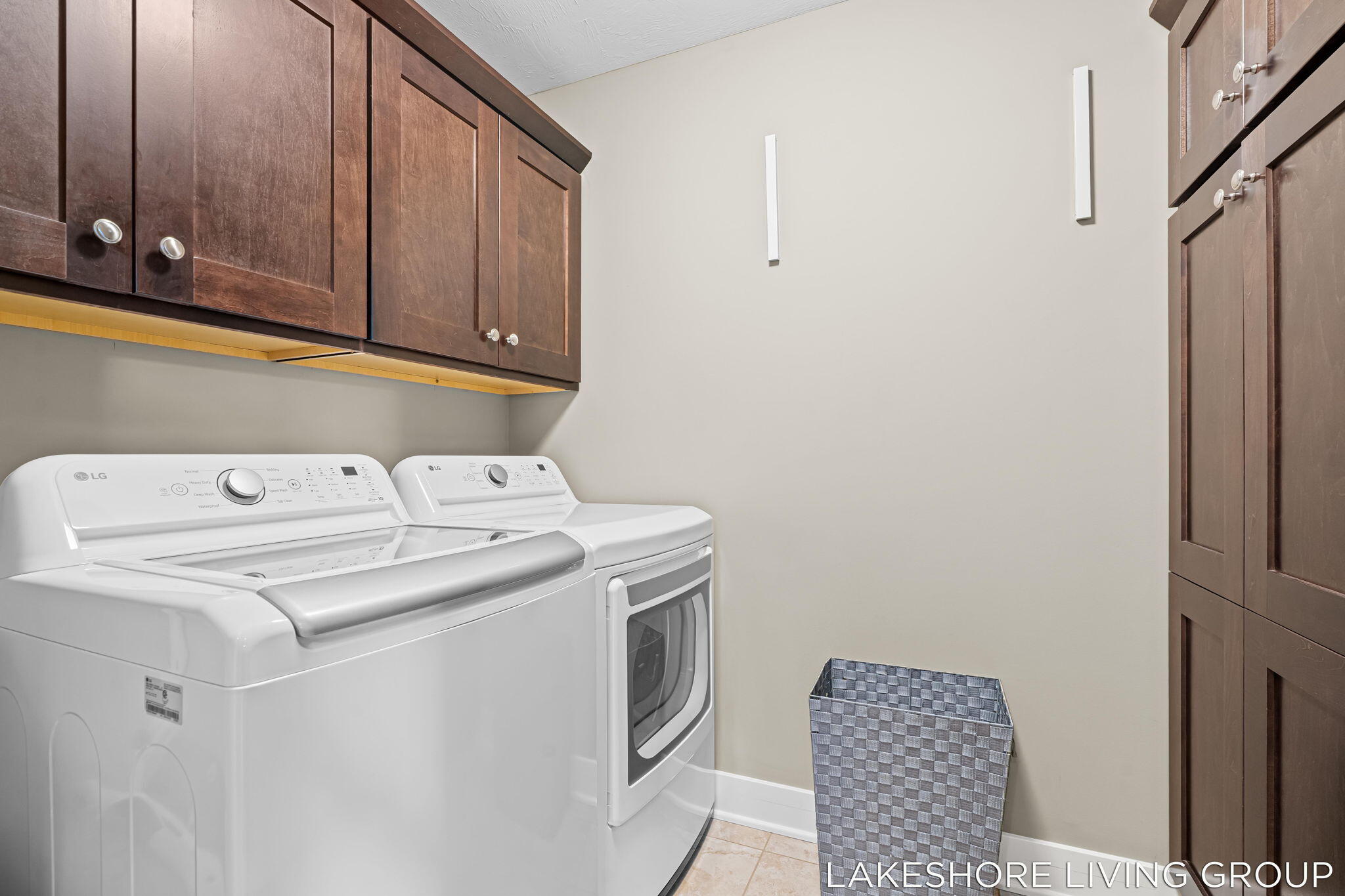 11565 S Lake Drive Holland MI 49424