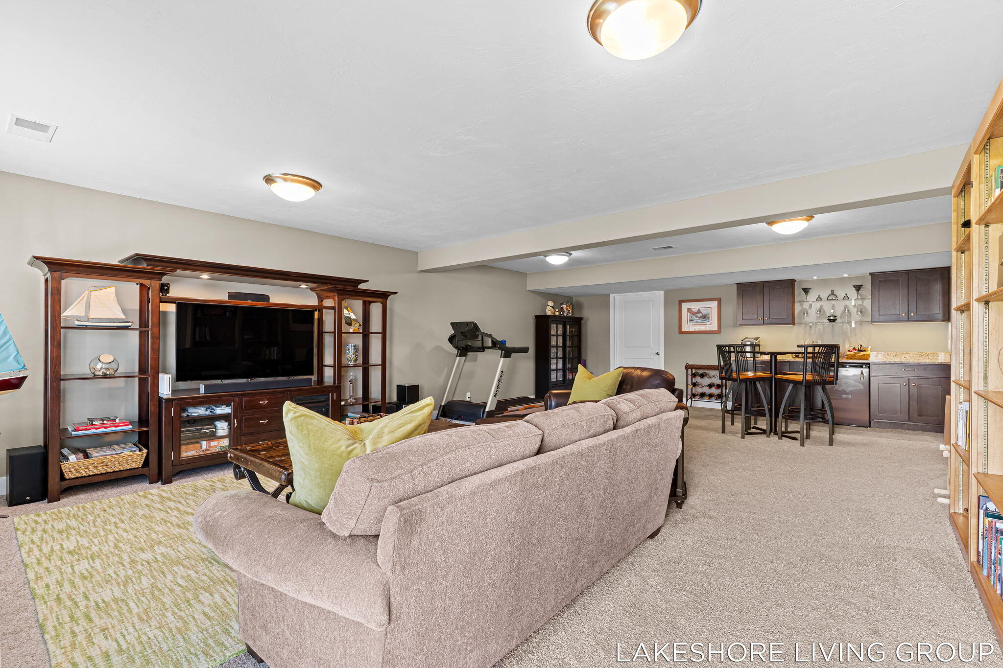 11565 S Lake Drive Holland MI 49424