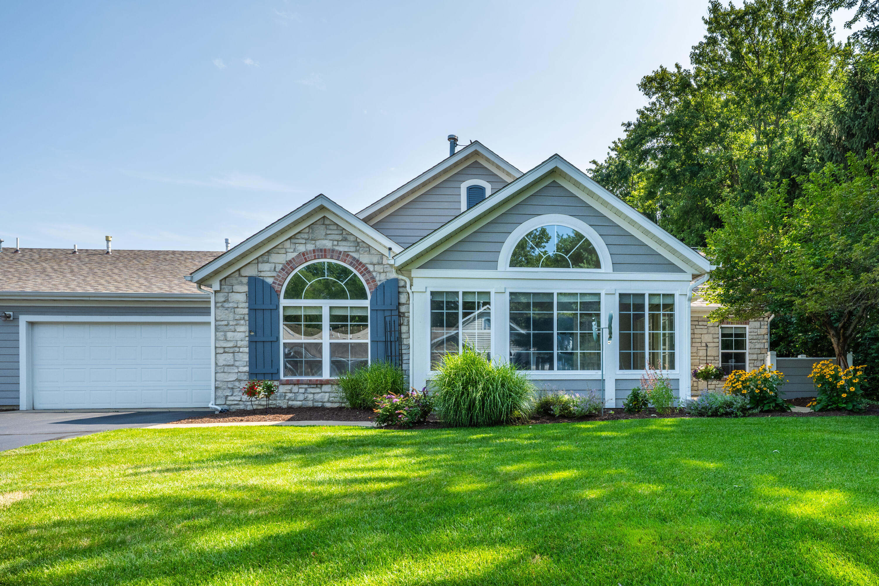 2822 Villa Lane Benton Harbor MI 49022