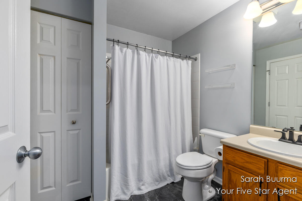 3142 Windcrest Court NE Grand Rapids MI 49525