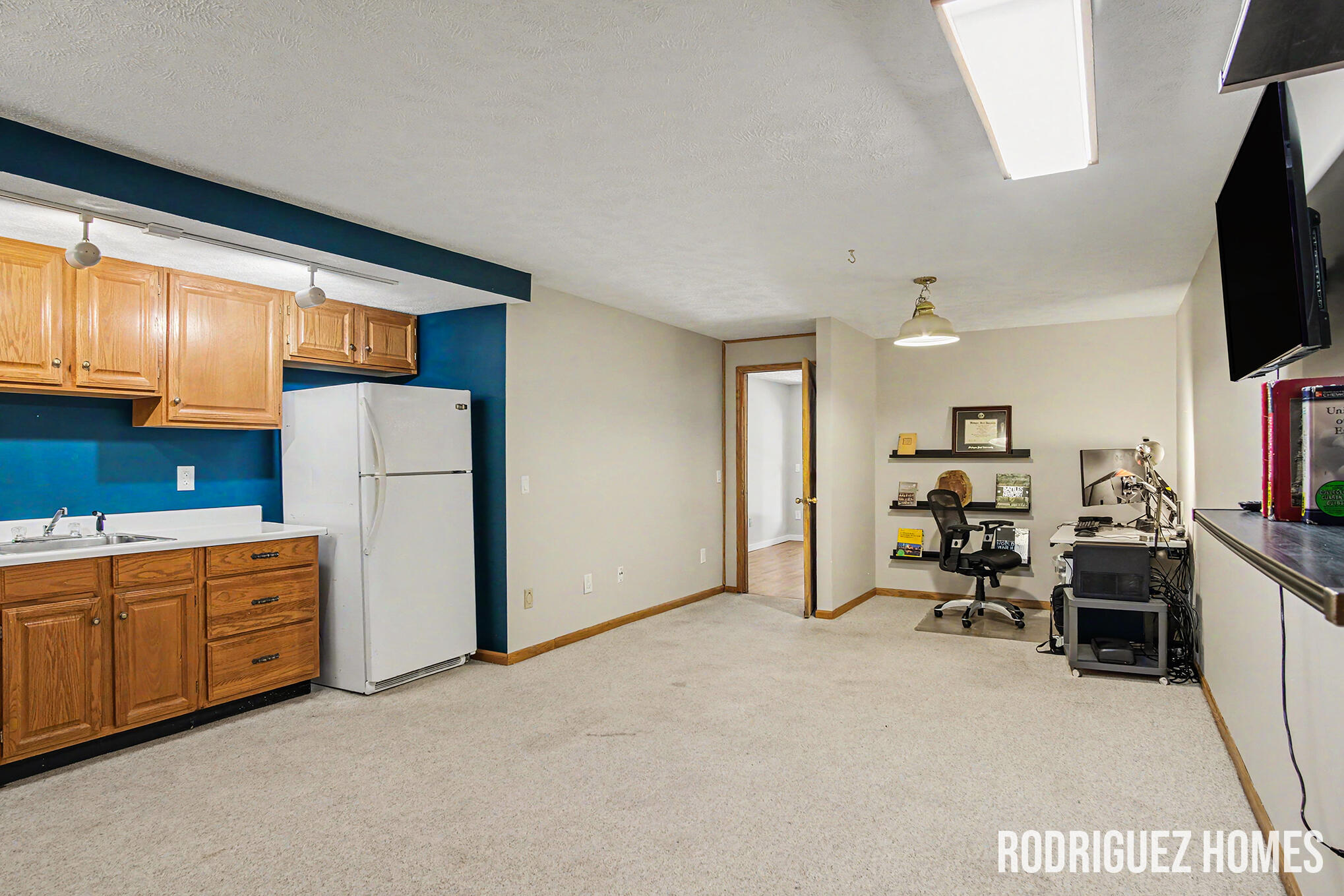 3393 English Hills Drive NW Grand Rapids MI 49544