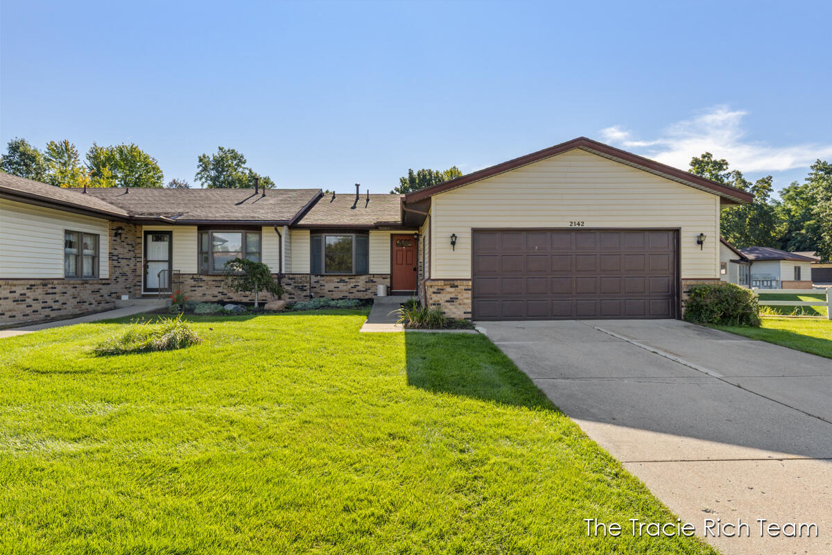 2142 Remington Way NE Grand Rapids MI 49505