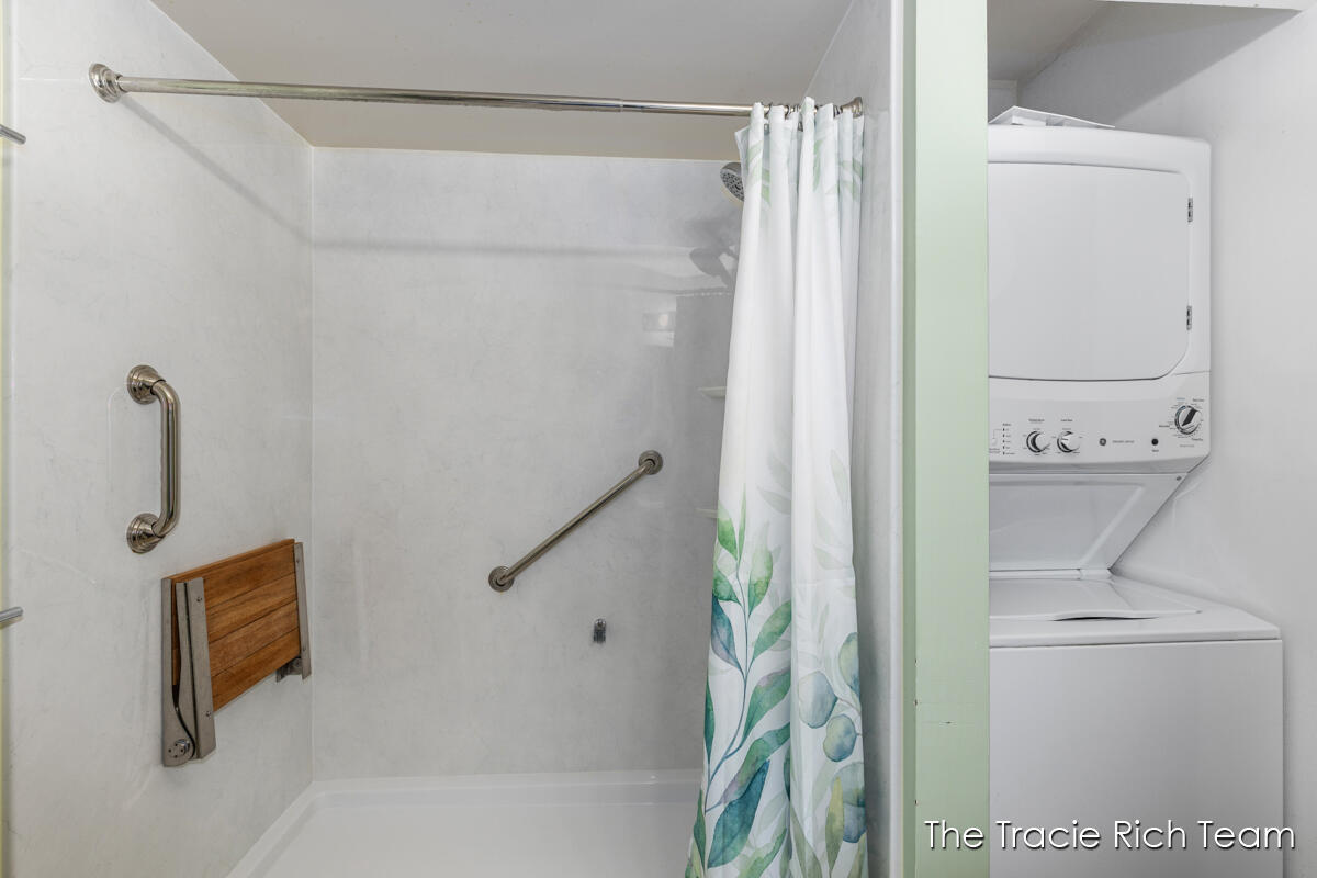 2142 Remington Way NE Grand Rapids MI 49505