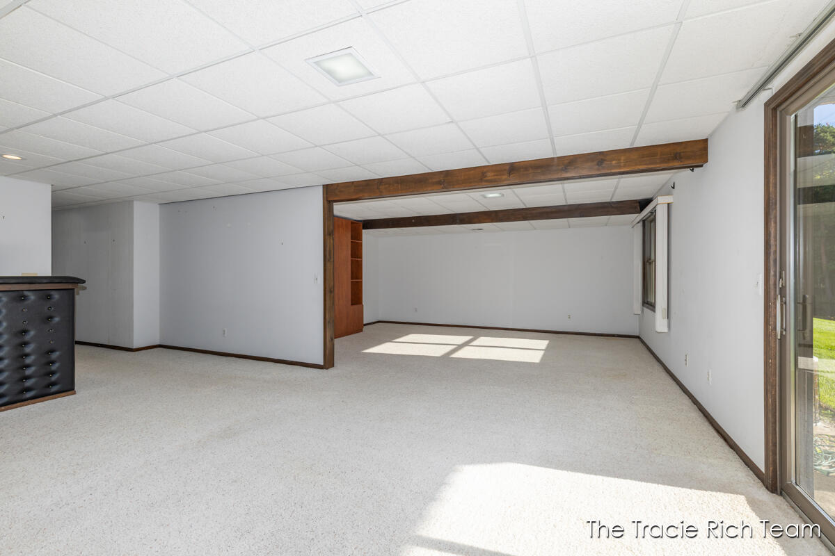2142 Remington Way NE Grand Rapids MI 49505